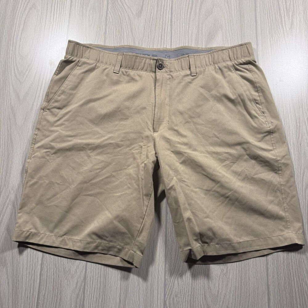 Under Armour Golf Shorts Mens 40x10 Khaki Performance Vented Preppy Heatgear EUC